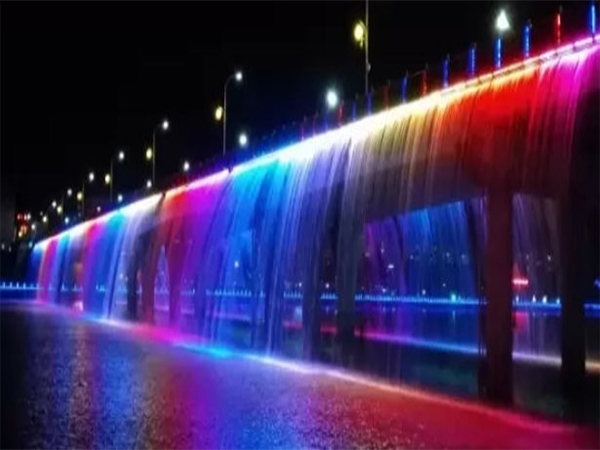 大橋水景燈光秀,一道靚麗的風景線